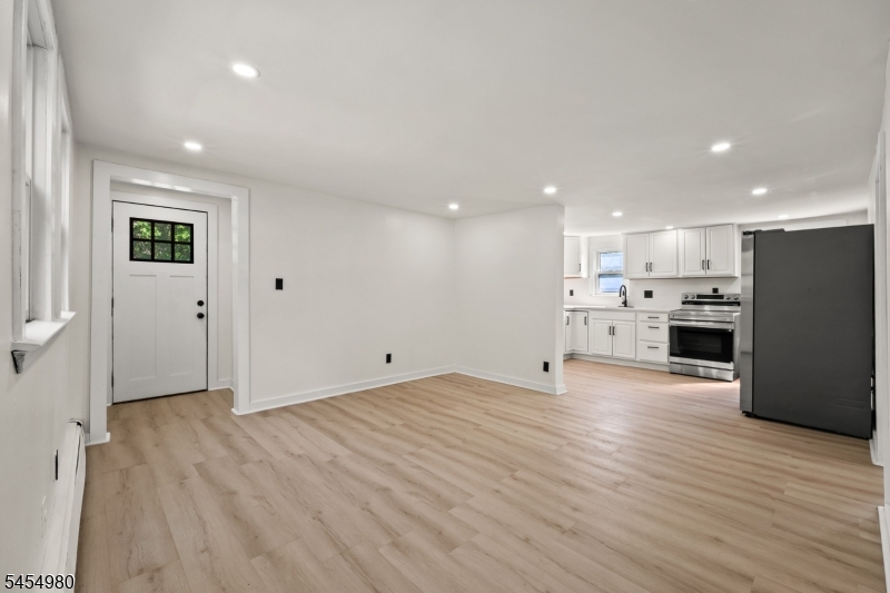 107 Oak Grove Road Raritan NJ 08822