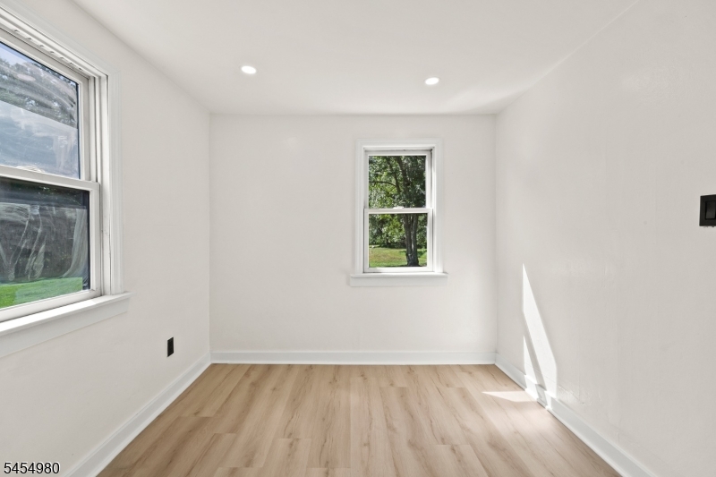 107 Oak Grove Road Raritan NJ 08822