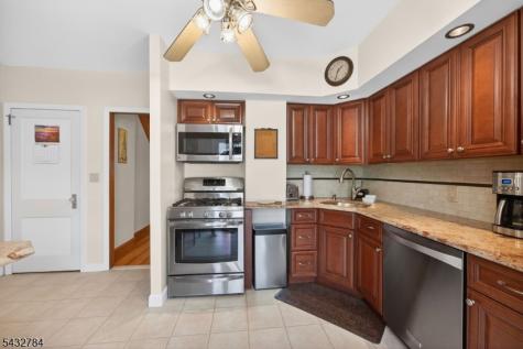 135 Warren Avenue Roselle Park NJ 07204