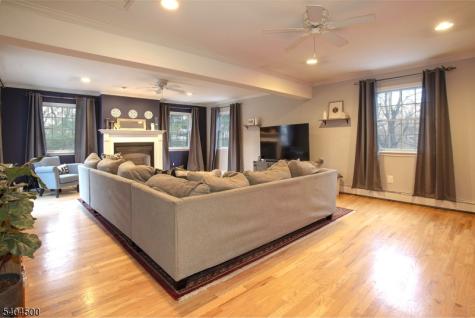 40 Westgate Drive Sparta NJ 07871
