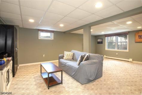 40 Westgate Drive Sparta NJ 07871