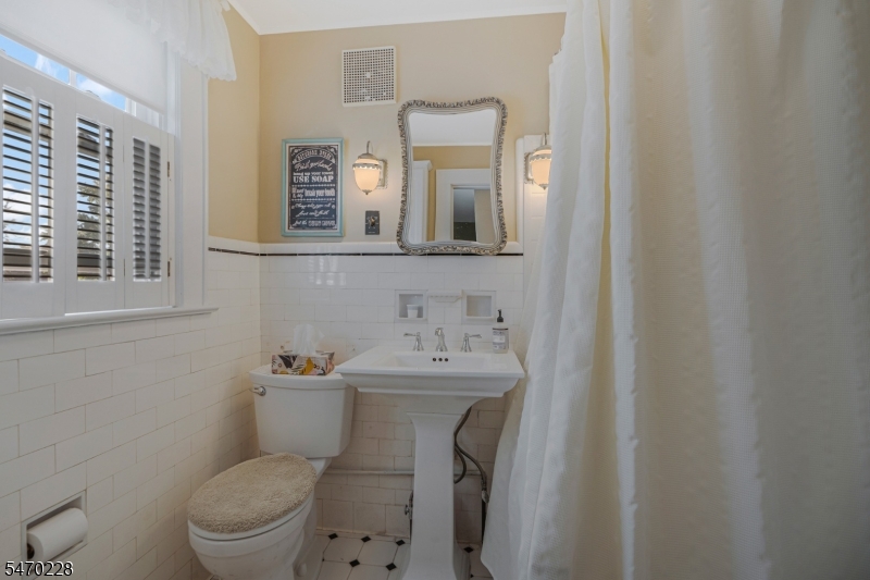 206 Walnut Street Middlesex NJ 08846