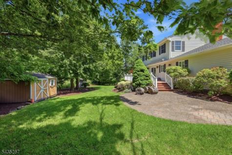 20 Coachman Court Berkeley Heights NJ 07922