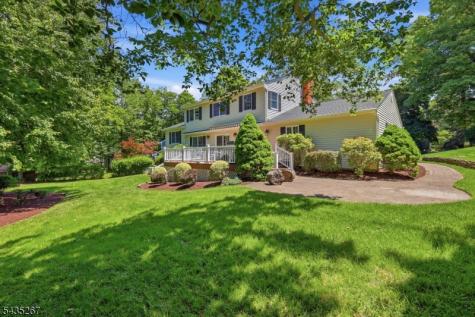 20 Coachman Court Berkeley Heights NJ 07922