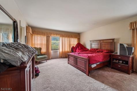 6 Saw Mill Road North Haledon NJ 07508