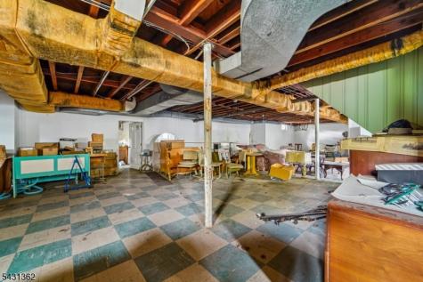 6 Saw Mill Road North Haledon NJ 07508