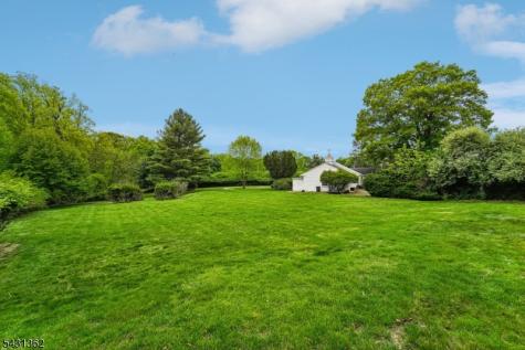 6 Saw Mill Road North Haledon NJ 07508