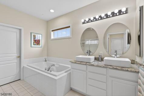 314 Biltmore Lane Franklin NJ 08873