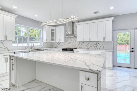 261 Apple Tree Lane Mountainside NJ 07092