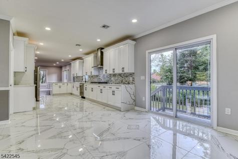 261 Apple Tree Lane Mountainside NJ 07092