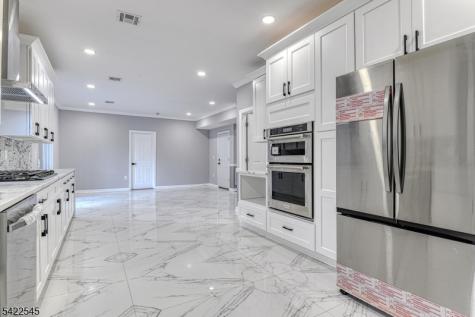 261 Apple Tree Lane Mountainside NJ 07092