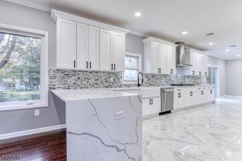 261 Apple Tree Lane Mountainside NJ 07092