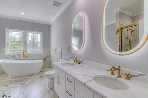 261 Apple Tree Lane Mountainside NJ 07092