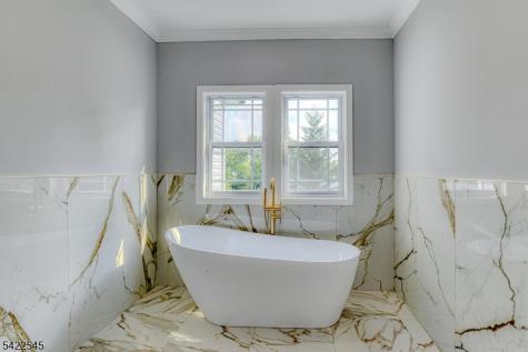 261 Apple Tree Lane Mountainside NJ 07092