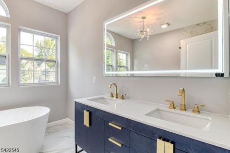 261 Apple Tree Lane Mountainside NJ 07092