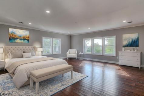 261 Apple Tree Lane Mountainside NJ 07092