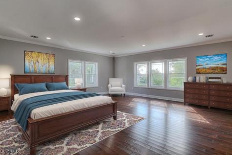 261 Apple Tree Lane Mountainside NJ 07092