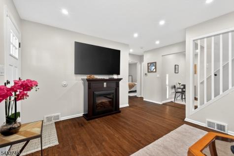 5 Lois Avenue East Brunswick NJ 08816