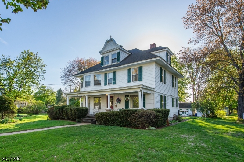 35 Eyland Avenue Roxbury NJ 07876