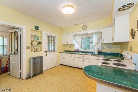 35 Eyland Avenue Roxbury NJ 07876