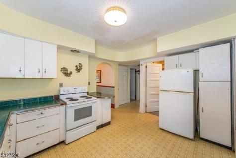 35 Eyland Avenue Roxbury NJ 07876