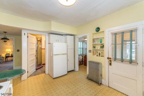 35 Eyland Avenue Roxbury NJ 07876
