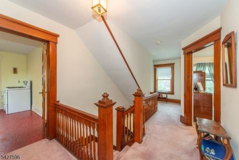 35 Eyland Avenue Roxbury NJ 07876