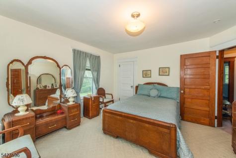 35 Eyland Avenue Roxbury NJ 07876