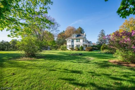 35 Eyland Avenue Roxbury NJ 07876