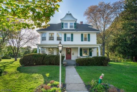 35 Eyland Avenue Roxbury NJ 07876