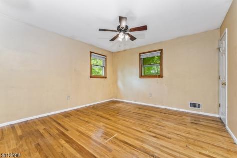 19 Hillside Drive Clinton NJ 08809