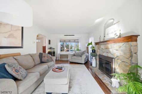 20 Vincent Street Hillsdale NJ 07642