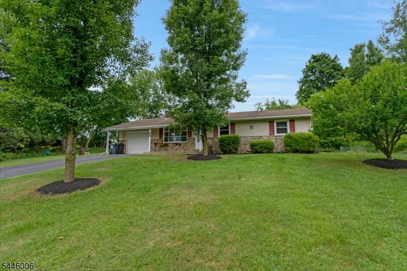 209 Spring Garden Road Holland NJ 08848