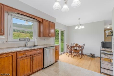 209 Spring Garden Road Holland NJ 08848