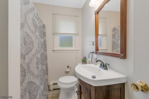 209 Spring Garden Road Holland NJ 08848
