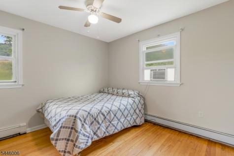 209 Spring Garden Road Holland NJ 08848