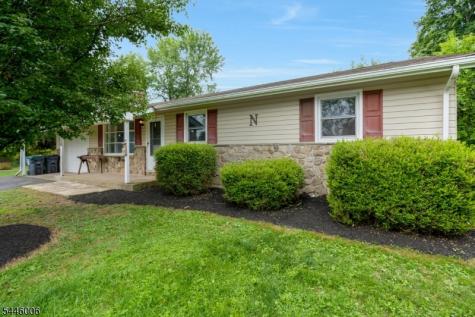 209 Spring Garden Road Holland NJ 08848