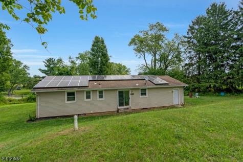209 Spring Garden Road Holland NJ 08848