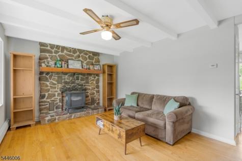 209 Spring Garden Road Holland NJ 08848