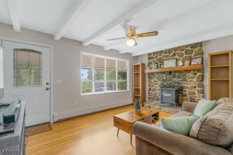 209 Spring Garden Road Holland NJ 08848