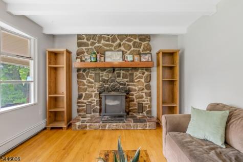 209 Spring Garden Road Holland NJ 08848