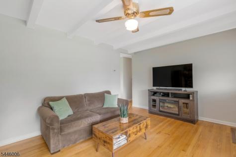 209 Spring Garden Road Holland NJ 08848