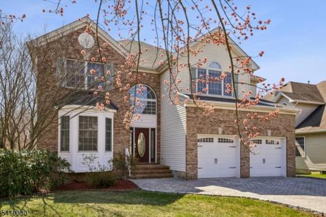 11 Windemere Court Hanover NJ 07981
