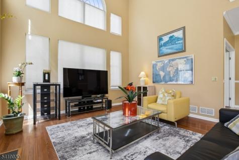 11 Windemere Court Hanover NJ 07981