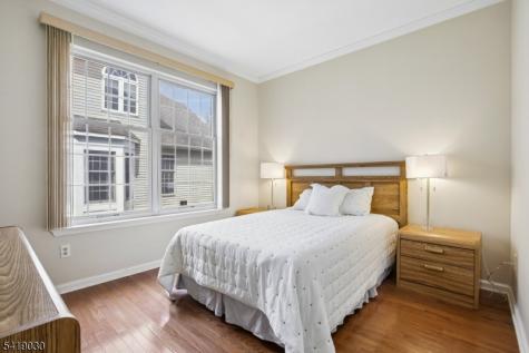 11 Windemere Court Hanover NJ 07981