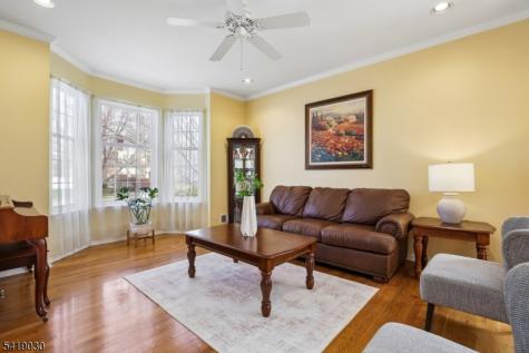 11 Windemere Court Hanover NJ 07981