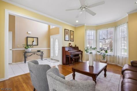 11 Windemere Court Hanover NJ 07981