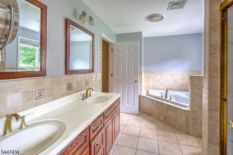 230 Shiloh Road Hope NJ 07825