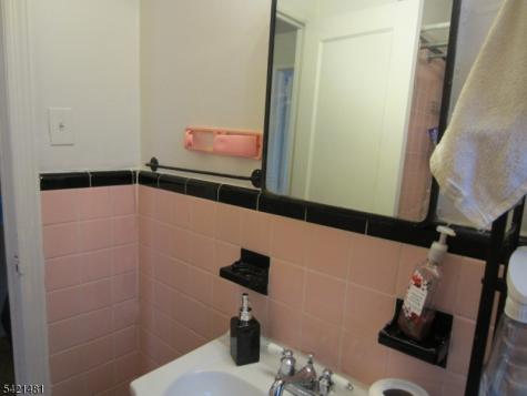 63 Norman Road Newark NJ 07106