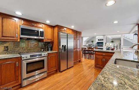 68 E Lake Road Kinnelon NJ 07405